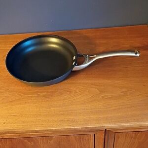 Calphalon 10" Frying Pan